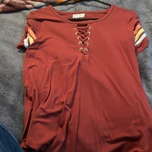 Red short sleeve tee shirt